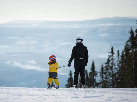 familie på ski i Hafjell